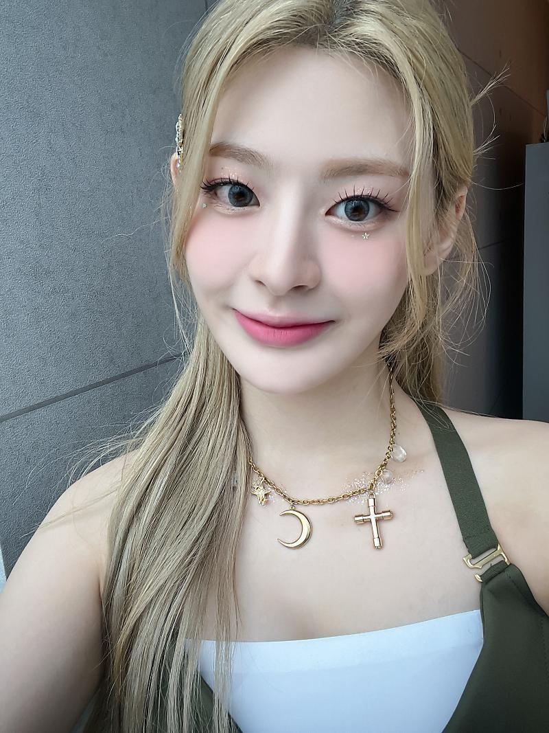 STAYC SIEUN1