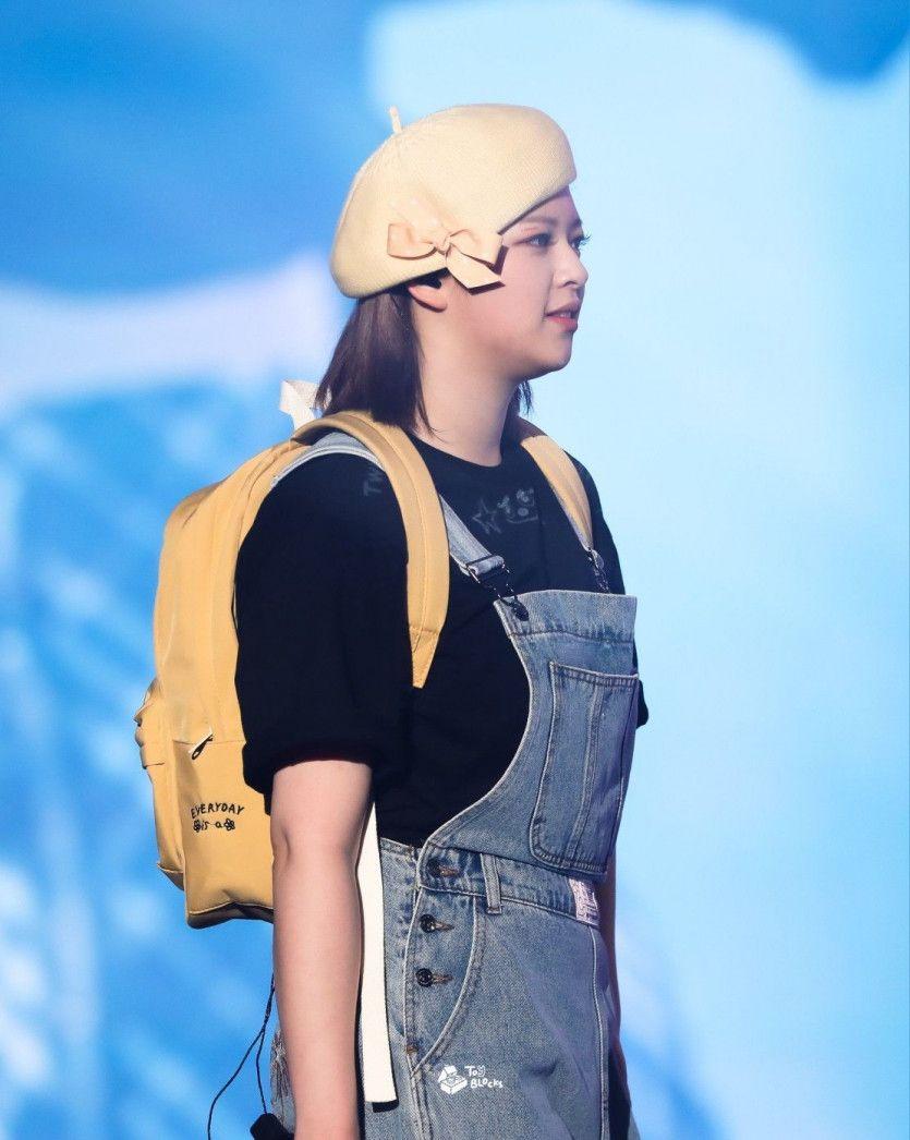JEONGYEON2