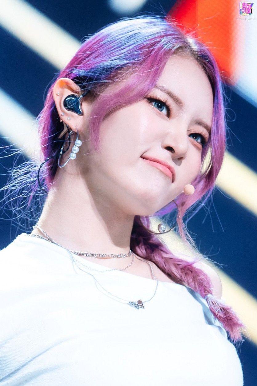 WEEEKLY Kim Ji Min1