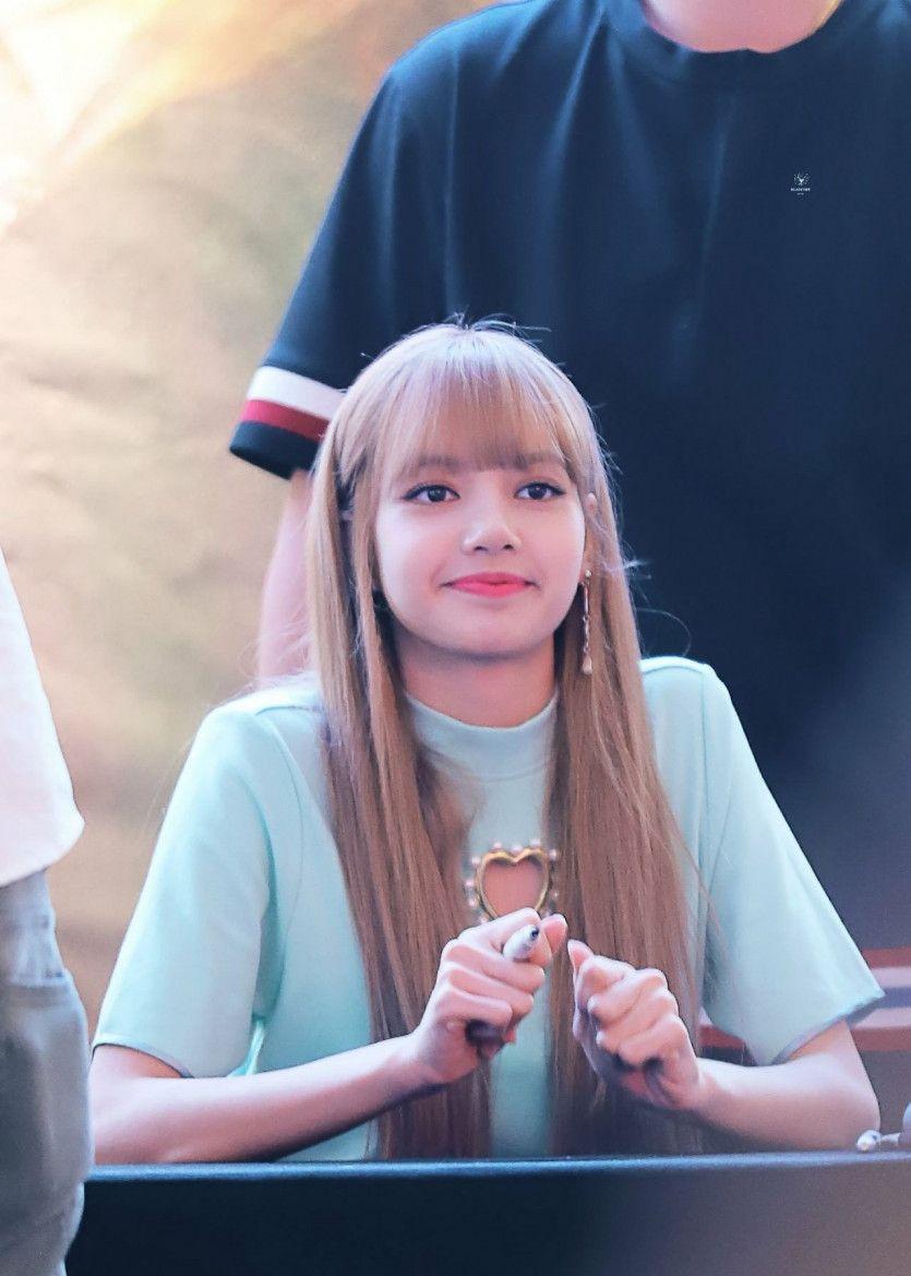 블랙핑크 리사1