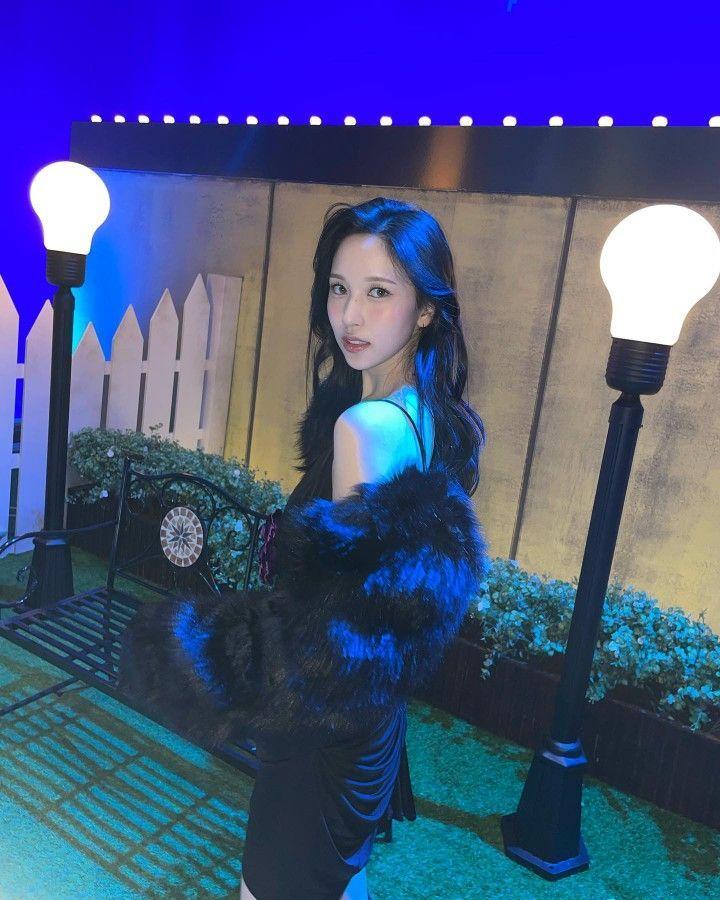 TWICE Mina2