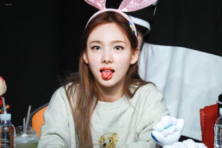 TWICE Nayeon0