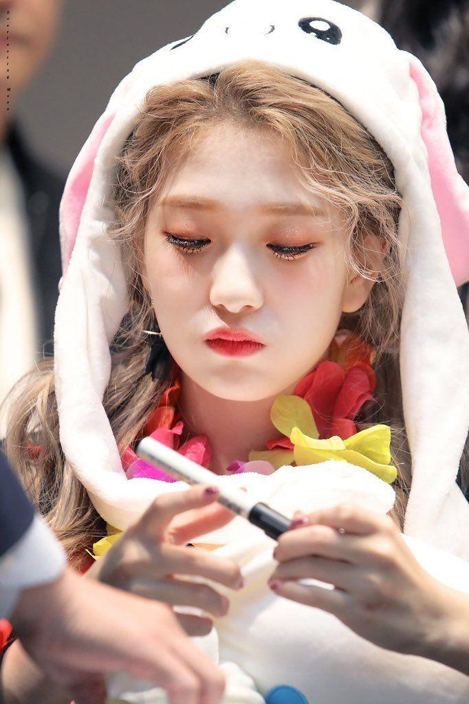 FROMIS9 Lee Seo Yeon1