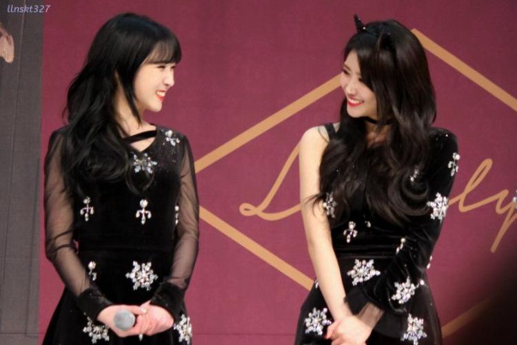 러블리즈 수갑자매 지애,미주0