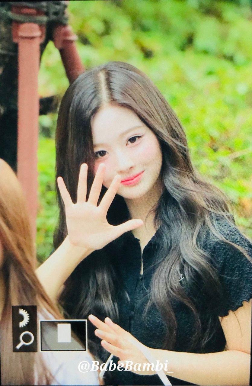 NMIXX 윤아1