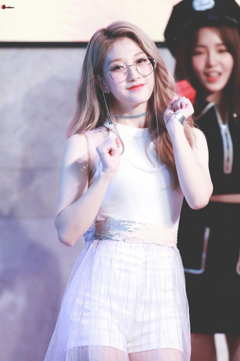 FROMIS9 Lee Seo Yeon0