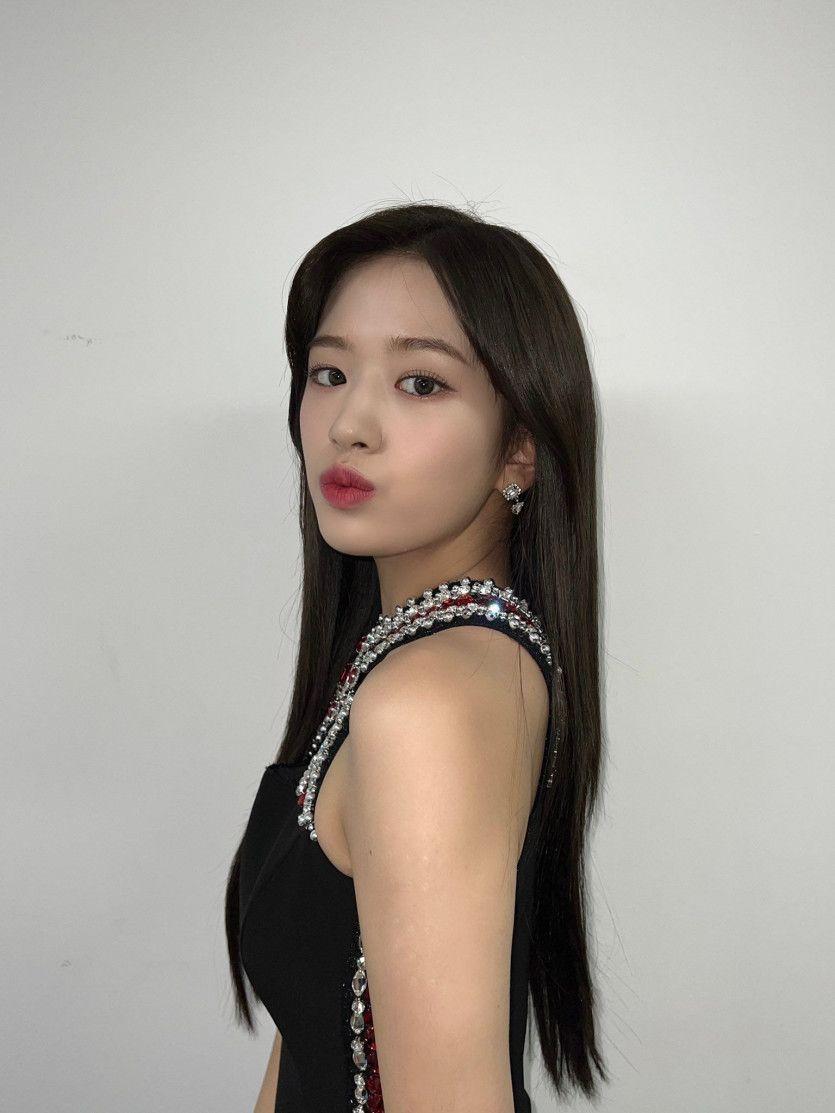 IVE YUJIN1
