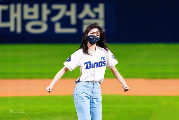 EVERGLOW 왕이런0