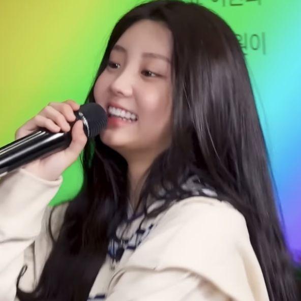 ILLIT WONHEE0