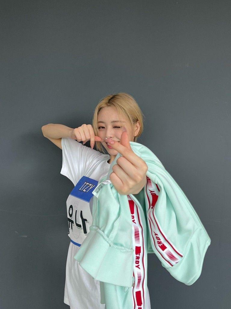 ITZY Yuna3