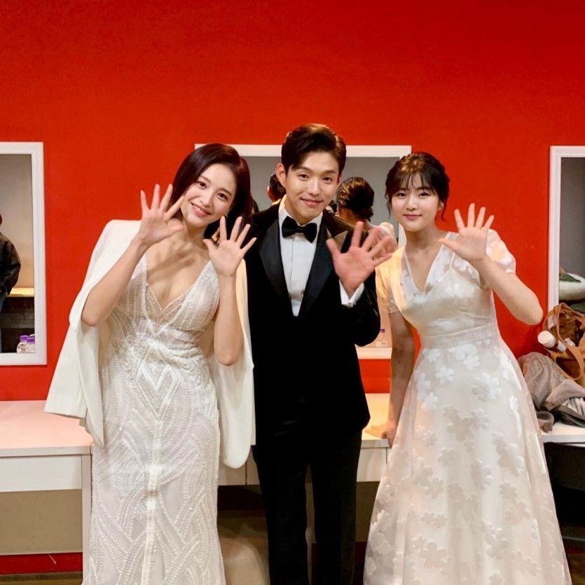 김재경 / 오승아 / 고나은1