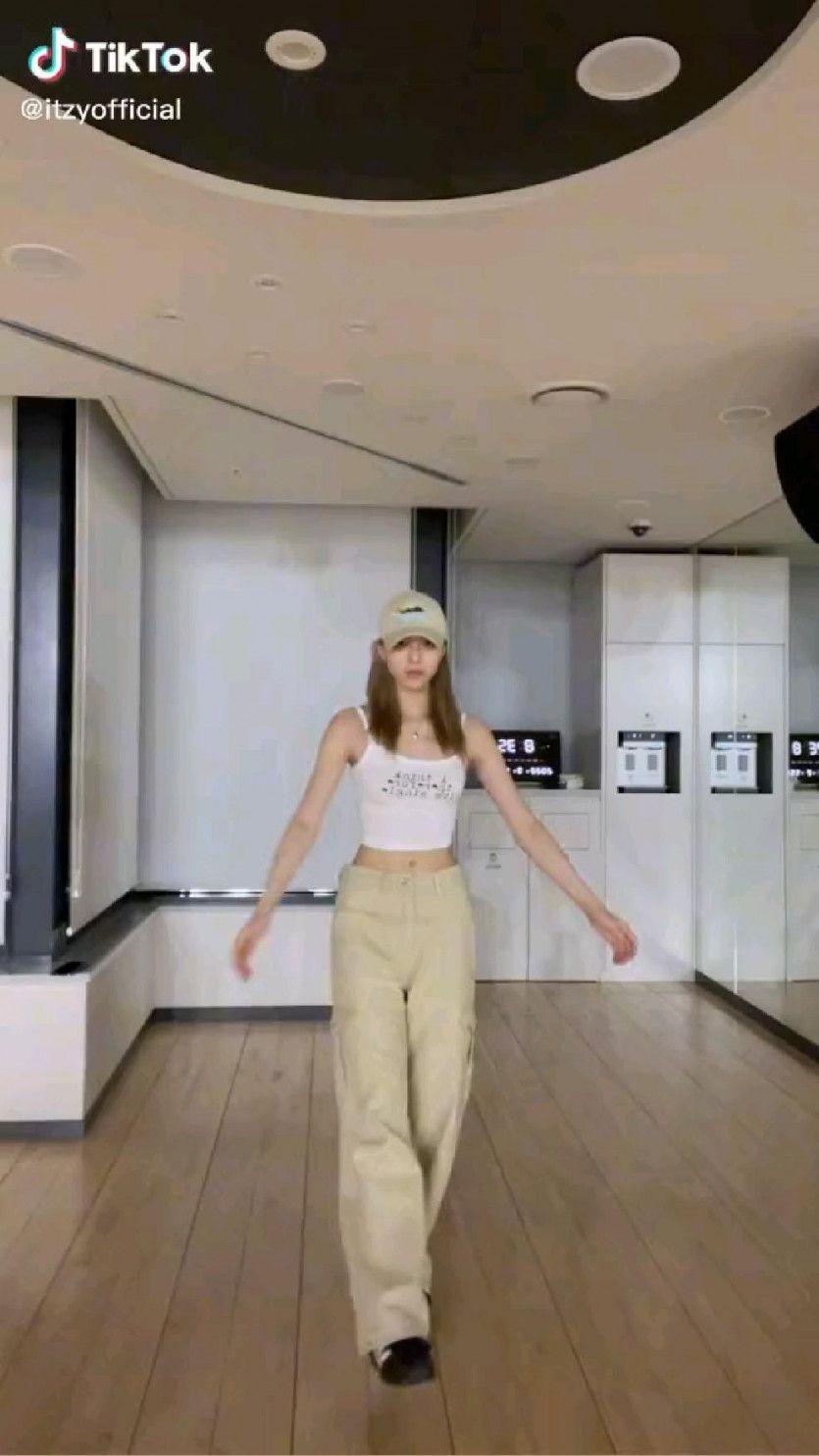 ITZY Yuna2