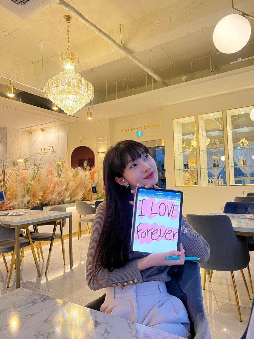 EVERGLOW SIHYEON1