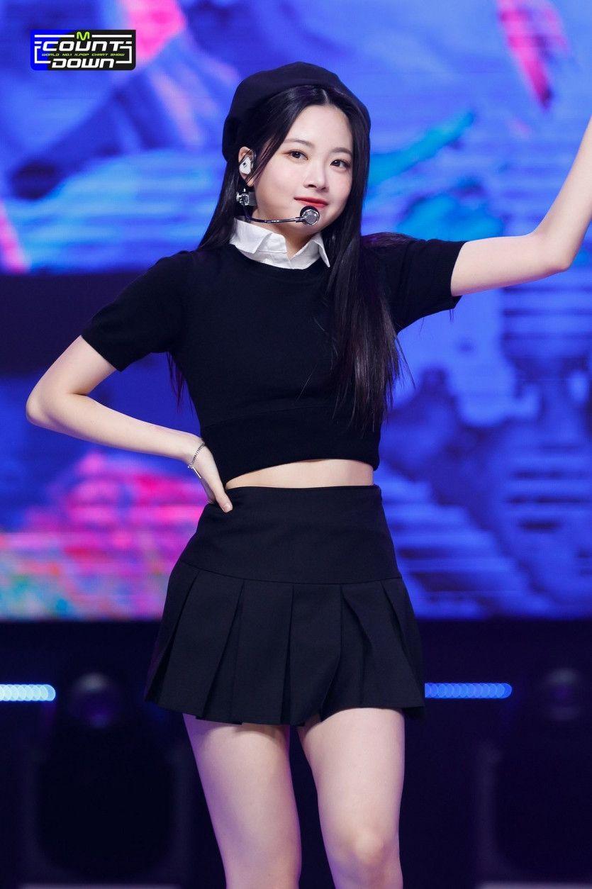LE SSERAFIM Eunchae1