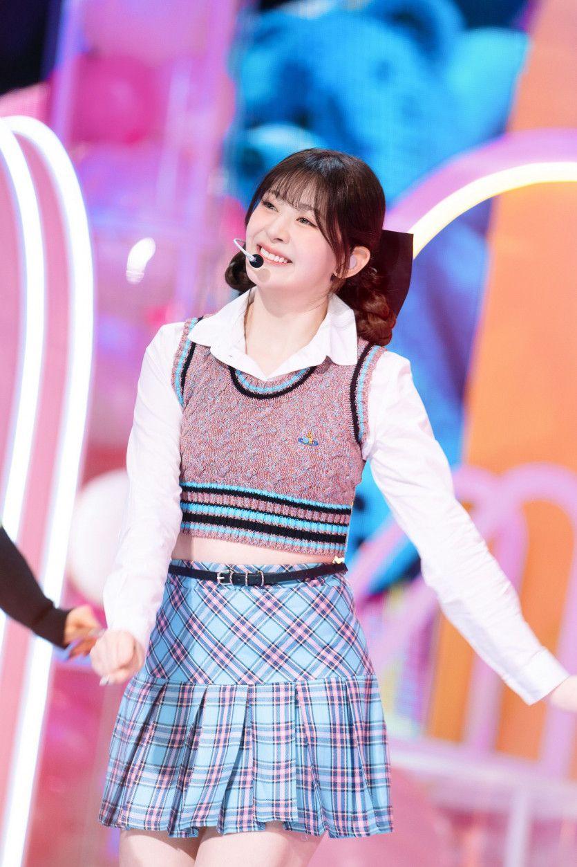 STAYC SIEUN1