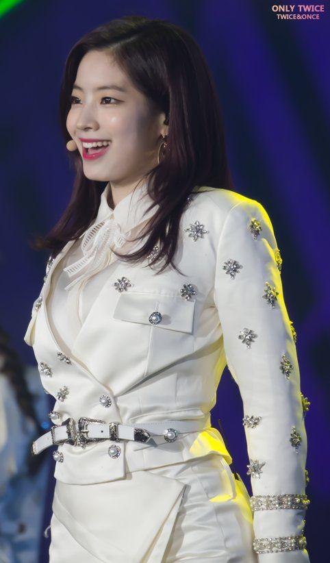 트와이스 다현 (+여자친구 신비)8
