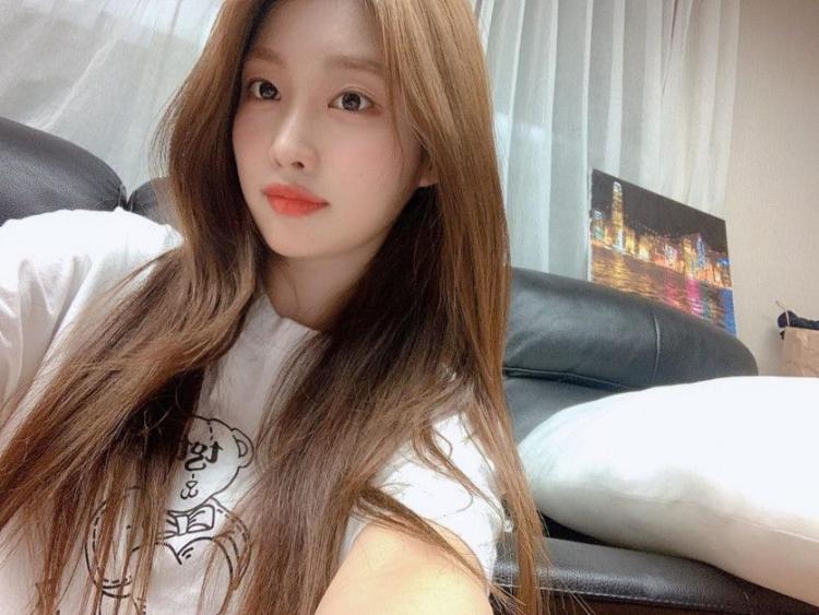 EVERGLOW Sihyeon3