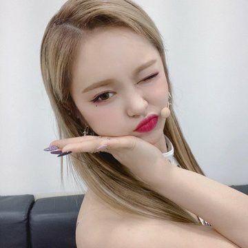 EVERGLOW 박지원1
