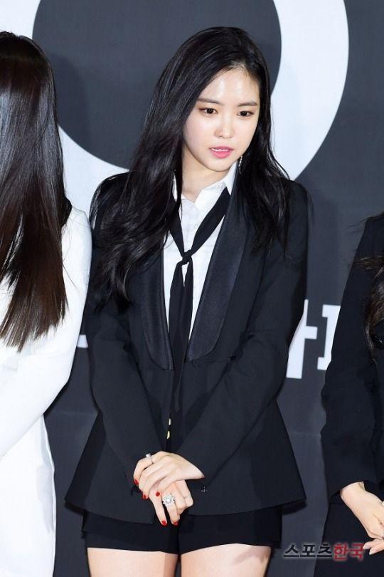 Son Na Eun1