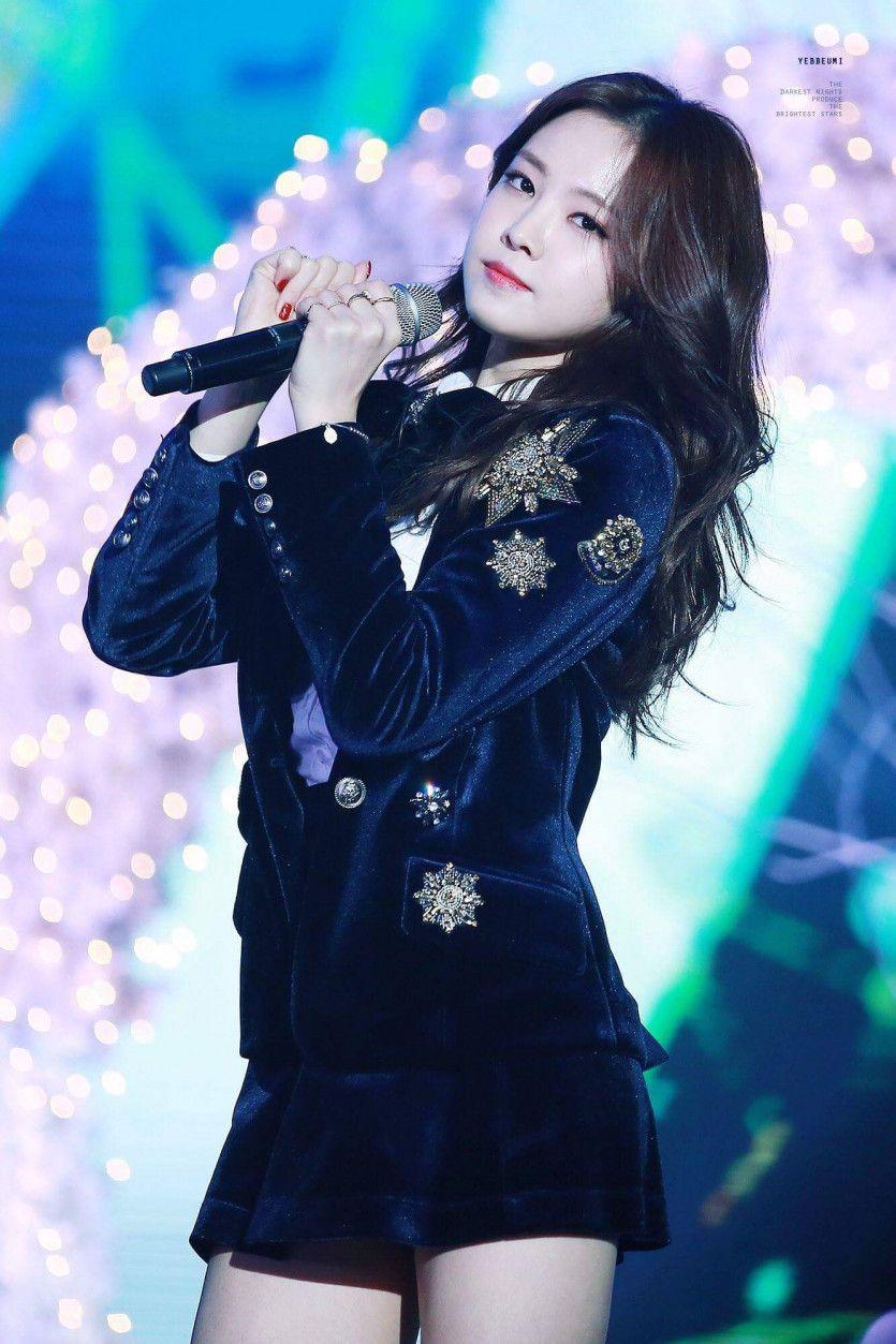 손나은0