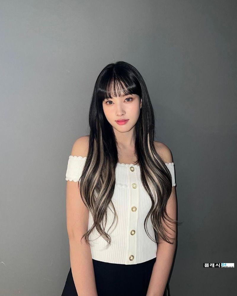 스테이씨 윤0