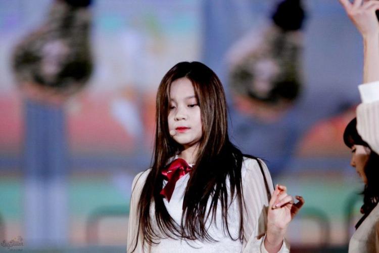 여자친구 엄지1