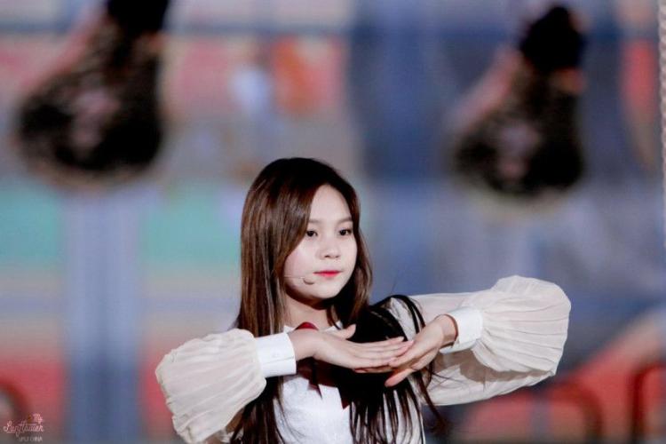 여자친구 엄지2