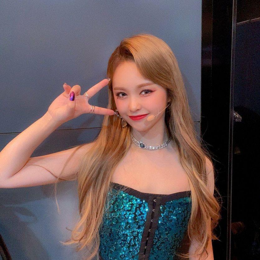 EVERGLOW 박지원3