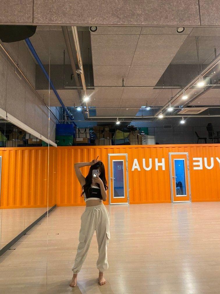 EVERGLOW Jiwon0