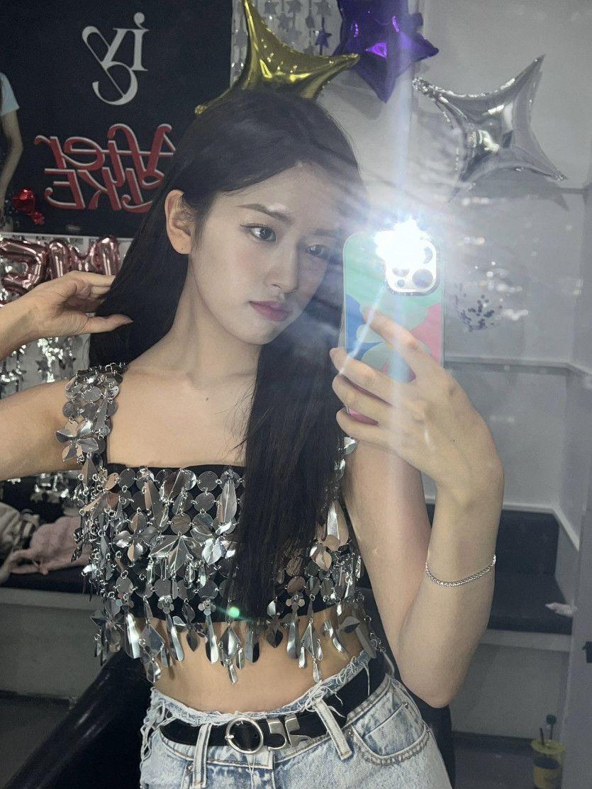 IVE YUJIN0
