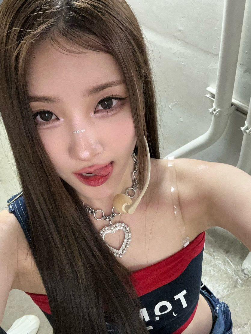 PURPLE KISS LEE CHAEYOUNG0