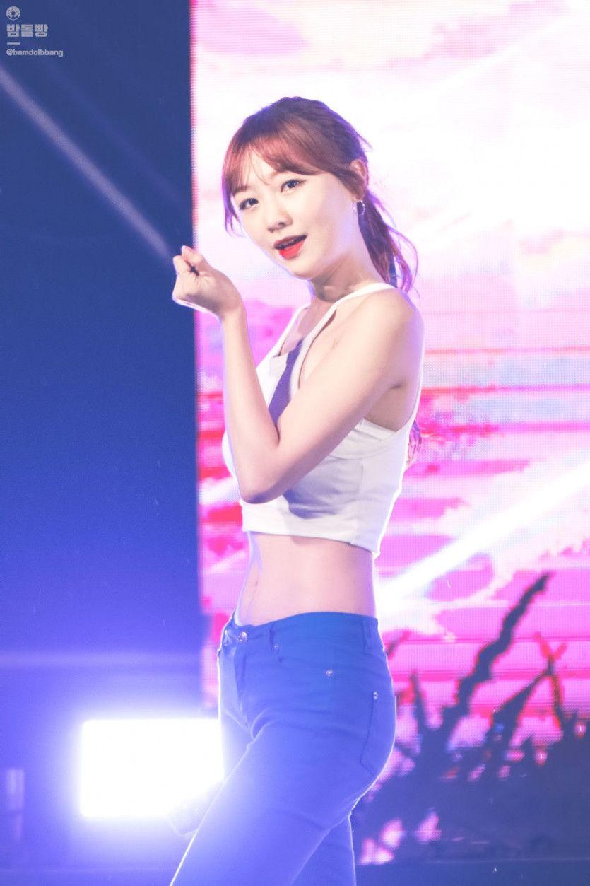 허리를 드러낸 러블리즈 류수정4