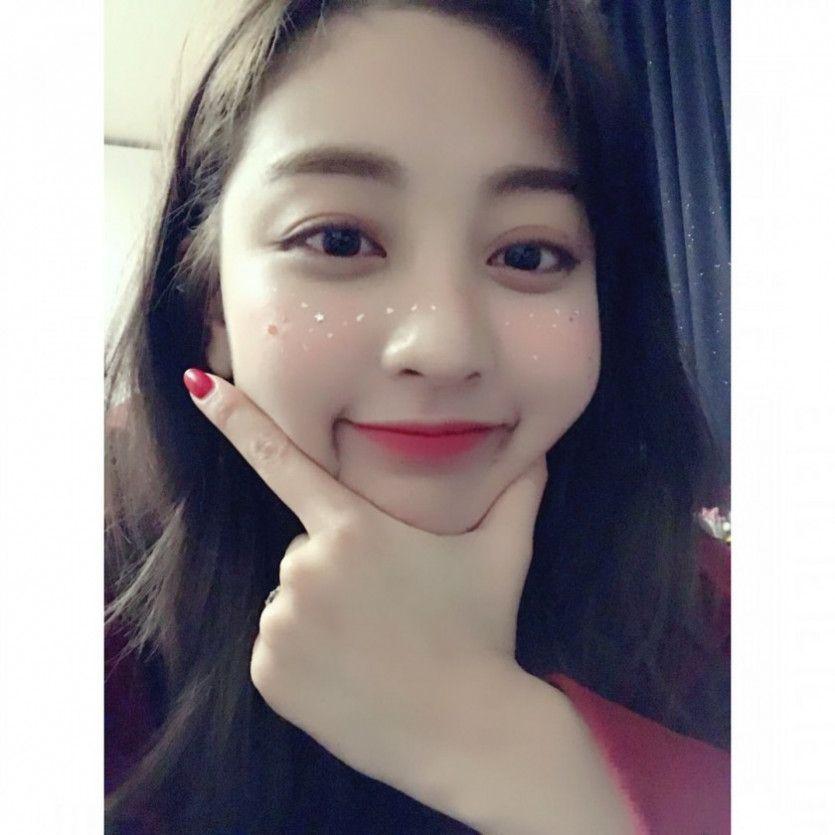 커여운 볼살 지효0