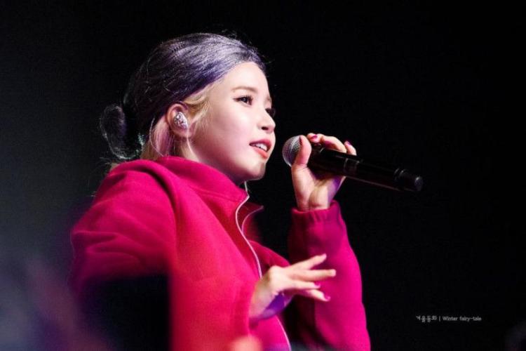 마마무) 솔라감성 콘서트의 용선할머니0