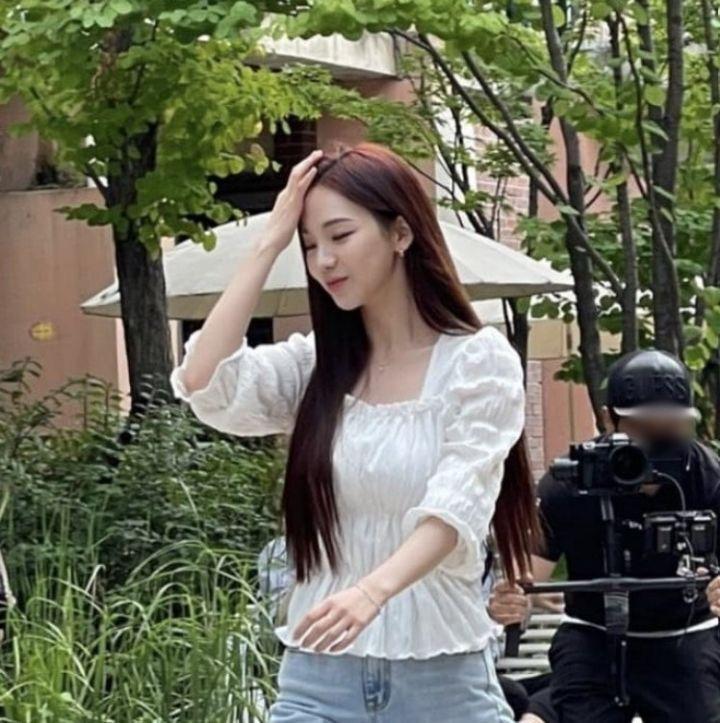 실시간 성수동에서 찰영하고 있는듯한 카리나3