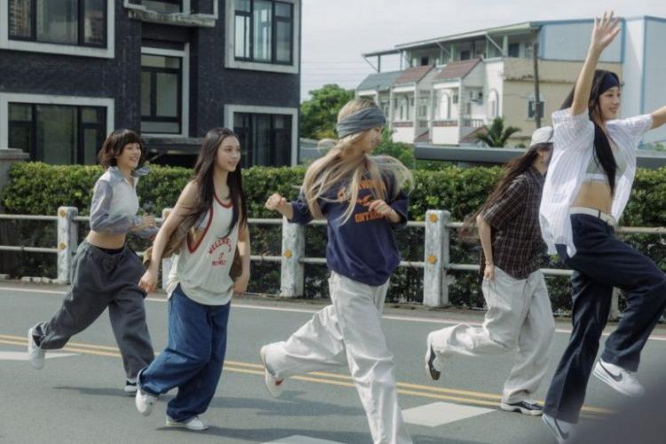 뉴진스0
