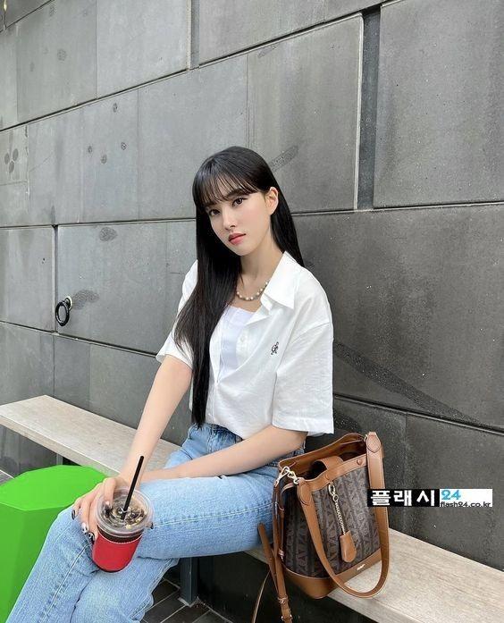 스테이씨 윤0
