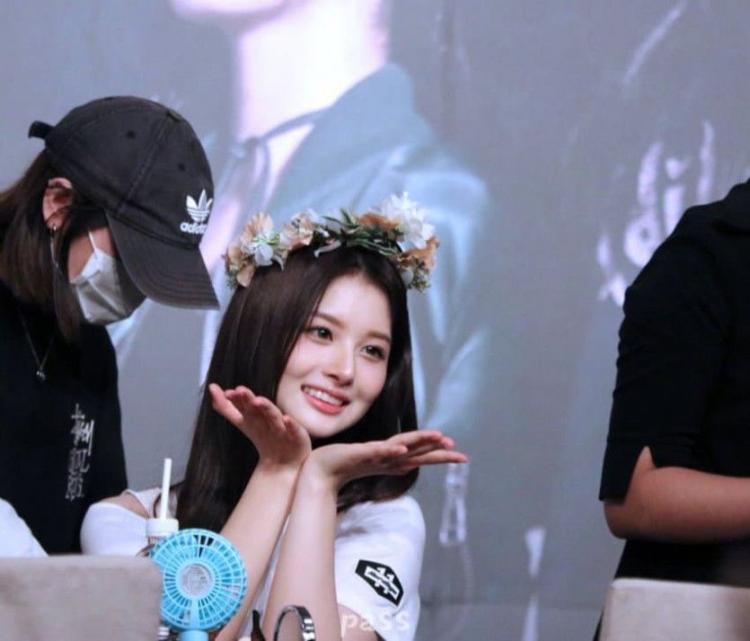 설윤3