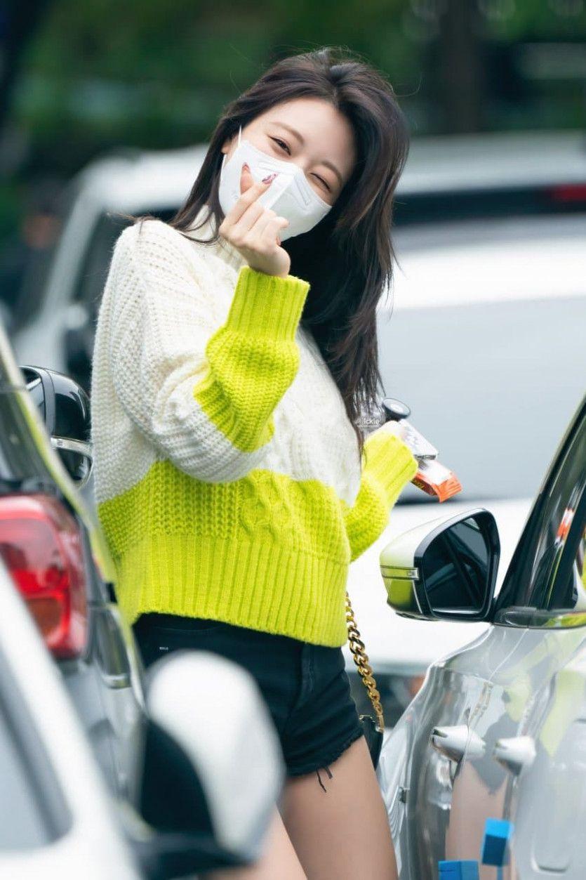 유나2