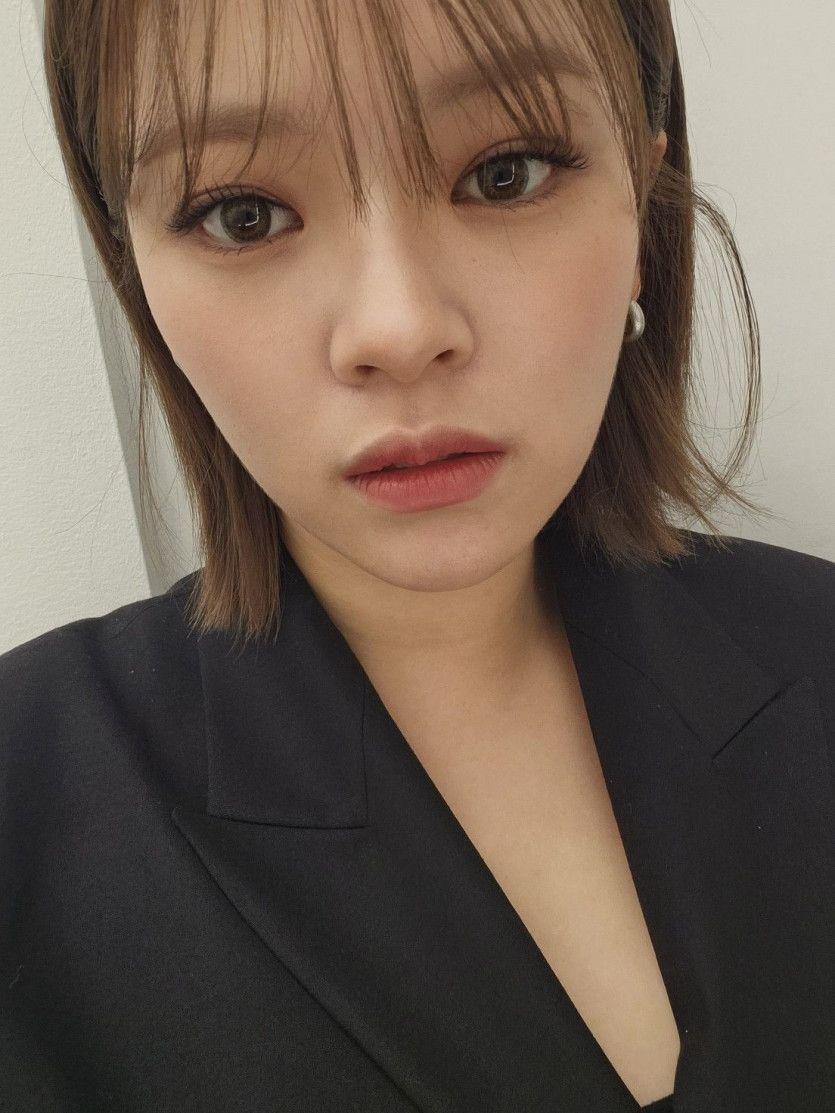 JEONGYEON2