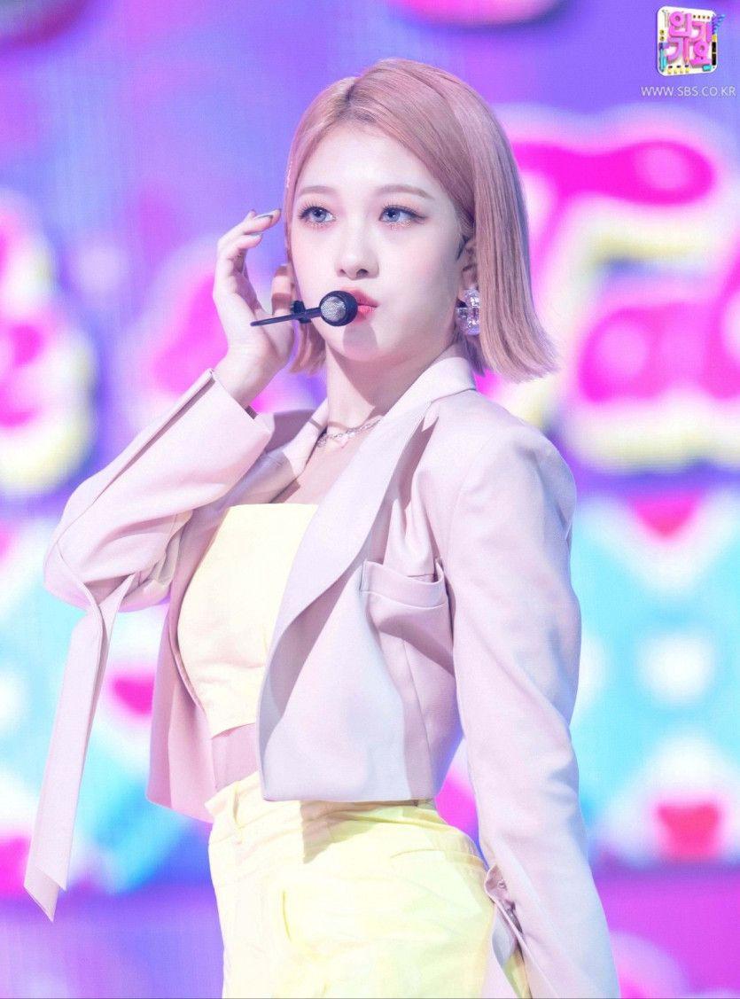 FROMIS9 Lee Seo Yeon2