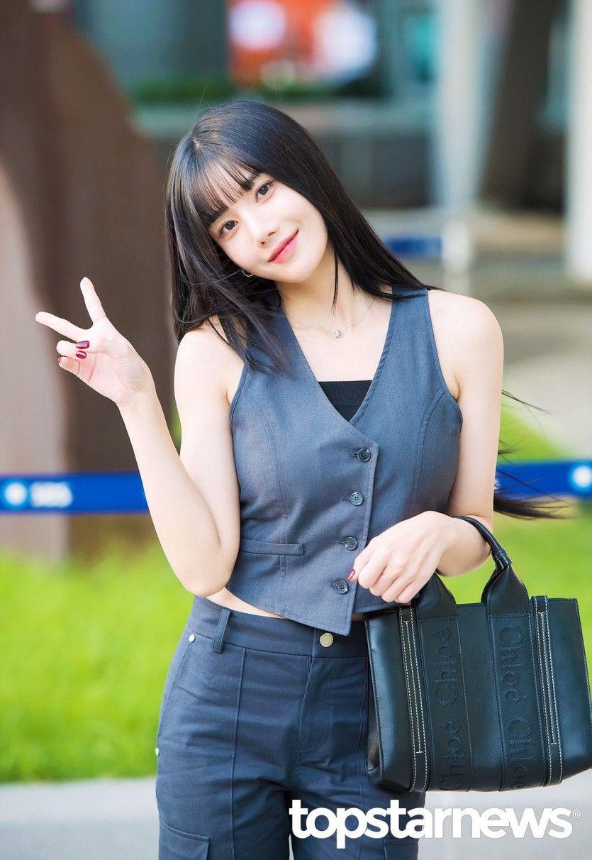KWON EUN BI0