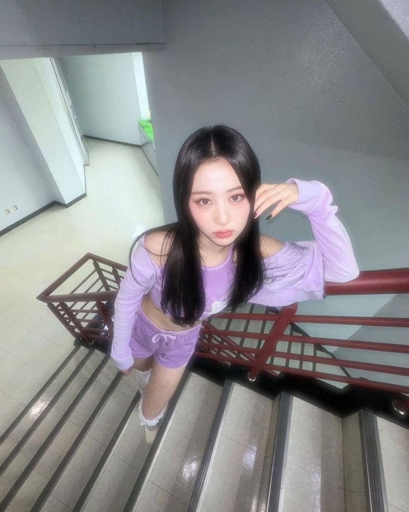 LE SSERAFIM Yunjin1