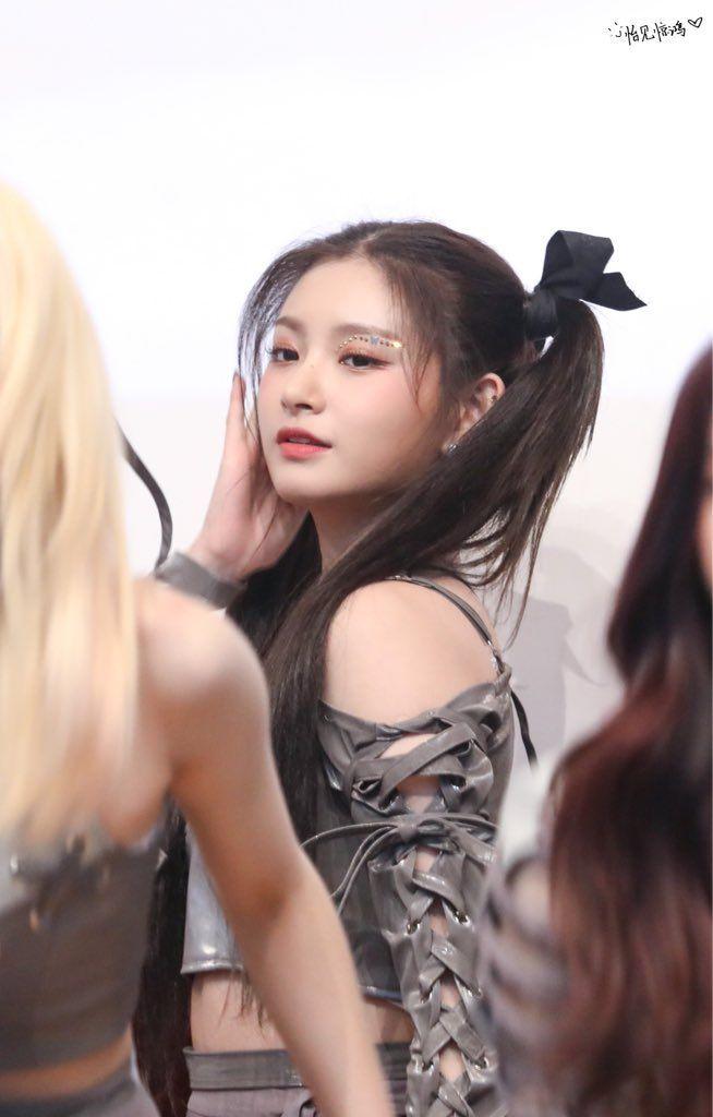 EVERGLOW 왕이런0
