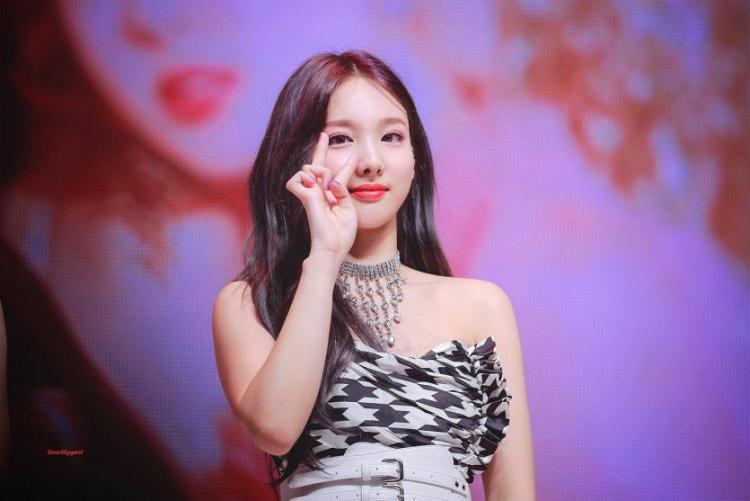 TWICE Nayeon1