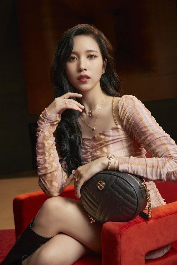 TWICE Mina1