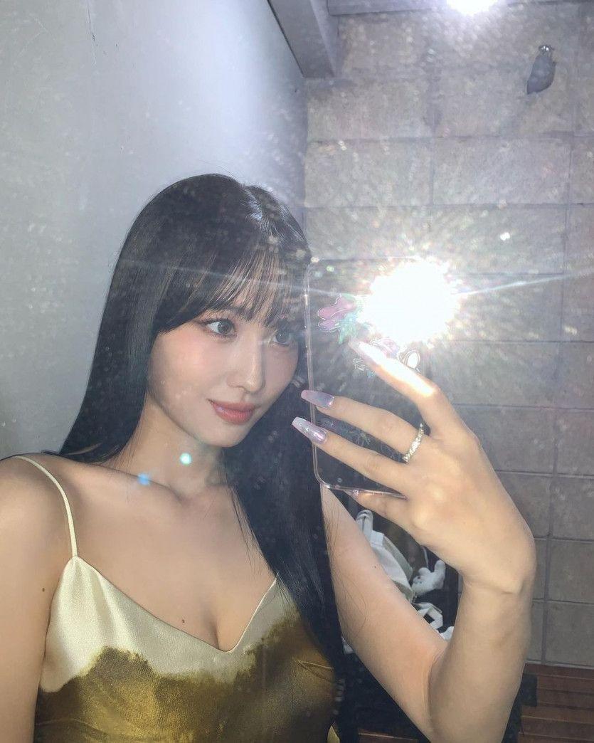 TWICE MOMO1