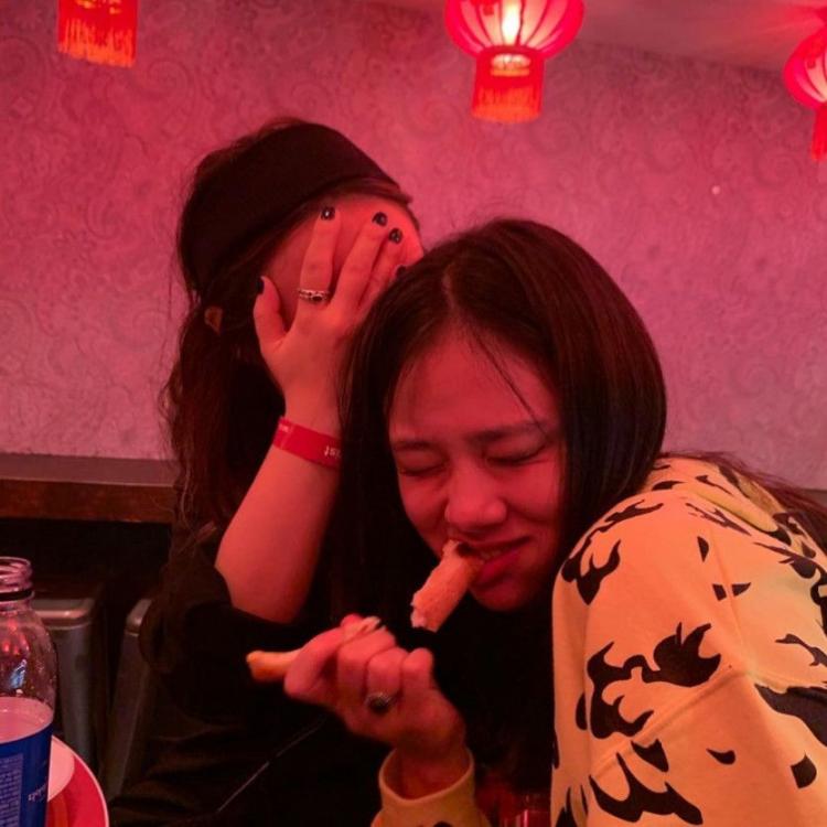 아래에서 보는 팬서비스 비비2