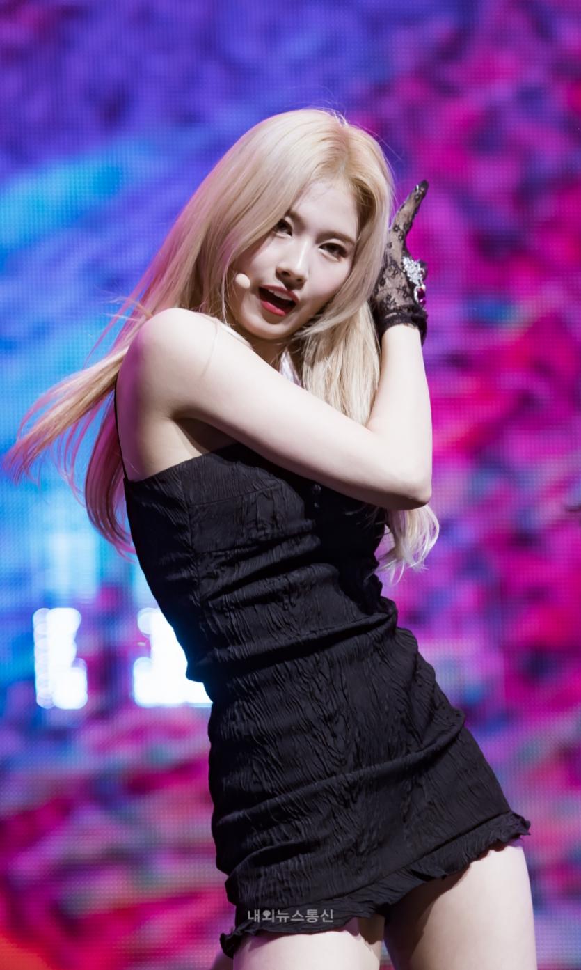 어제자 쇼케이스 고화질 사진 모음 (사나)2