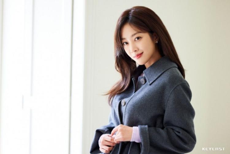 조보아 수스 FW 화보 비하인드 컷2